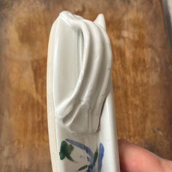 Howard 96010 Handmade White w. Blue Flowers Covered Round Deep Ceramic Dish - Picture 13 of 17